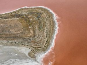 Muak dengan Wisatawan, Suku Arabana Tutup Danau Populer Australia