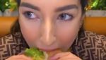 Cantik dan Menarik, Ini Pose Tasya Farasya Saat Kulineran
