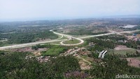 Tak terlihat kepadatan arus lalu lintas di Tol Lampung-Palembang, Selasa (24/12/2019).