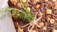 Versi fruitcake sehat yang cantik. Tanpa tepung terigu, tanpa gula dan manisan buah-buahan. Tampilan tetap cantik. Foto : Instagram @ascensionkitchen