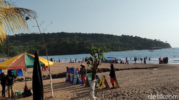 Pantai di Pangandaran