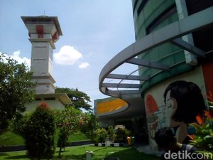 Lagi Liburan ke Kudus, Bisa Mampir ke Tugu Identitas