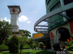 Lagi Liburan ke Kudus, Bisa Mampir ke Tugu Identitas
