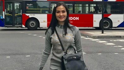 Foto: Intip Gaya Miliaran Iis Dahlia yang Dituding Sudutkan Ojol