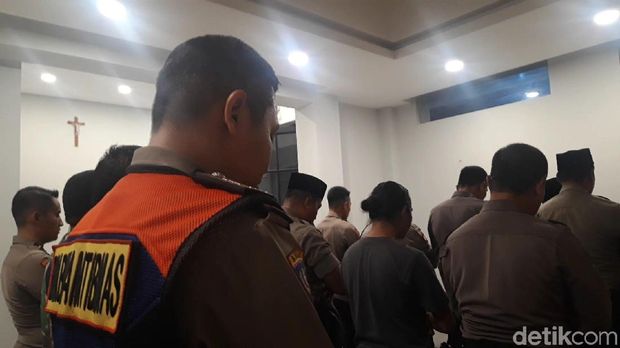 Gereja di Surabaya Siapkan Musala Bagi Aparat Muslim yang Berjaga