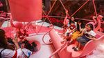 Flamingo Raksasa Sambut Nataru di Pusat Perbelanjaan