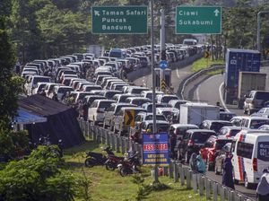 Kemacetan di Tol Jagorawi Gegara Aturan One Way ke Puncak
