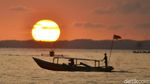 Menikmati Sunset Jelang Natal dari Pantai Pangandaran