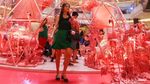 Flamingo Raksasa Sambut Nataru di Pusat Perbelanjaan