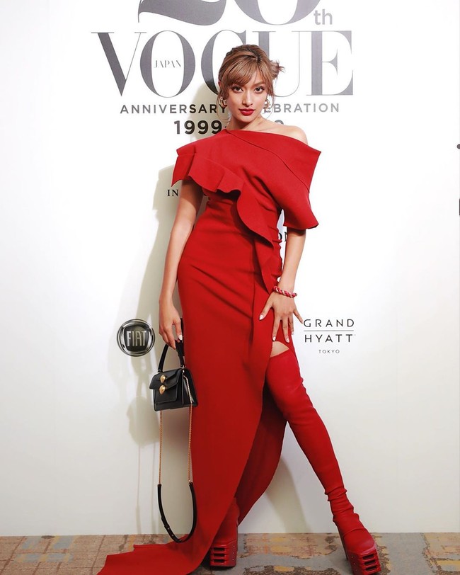 Rola mengaku tidak stres dengan kepopulerannya saat ini. Orang-orang yang bertemu denganku di jalan menyapaku dengan Hi Rola, seolah-olah aku adalah teman mereka, ujarnya. Foto: Dok. Instagram @rolaofficial