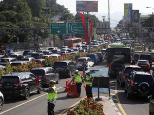Perhatian! One Way Jakarta-Puncak Diberlakukan Hingga Tahun Baru