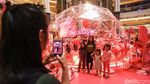 Flamingo Raksasa Sambut Nataru di Pusat Perbelanjaan