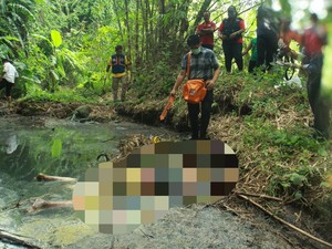 Mayat Pria Setengah Bugil Ditemukan Warga Mojokerto Saat Buang Sampah