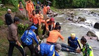 Polisi pun masih menyelidiki penyebab kecelakaan bus masuk jurang tersebut. Istimewa/Dok. Polres Pagar Alam dan Basarnas.