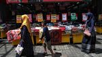 Asyiknya Berburu Diskon Akhir Tahun di Pasar Baru