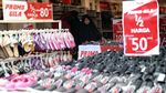 Asyiknya Berburu Diskon Akhir Tahun di Pasar Baru