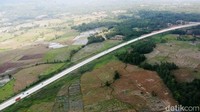 Pantauan detikcom dari udara, jalan tol Lampung-Palembang terlihat lengang.