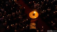 Peribadatan di gereja Immanuel pun terasa khidmat dan aman.