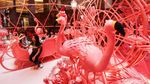 Flamingo Raksasa Sambut Nataru di Pusat Perbelanjaan