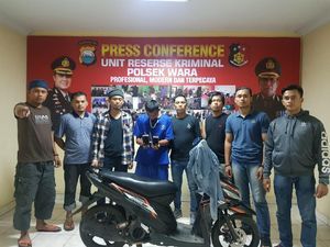 2 Wanita Luka Parah karena Dijambret Saat Main HP di Atas Motor