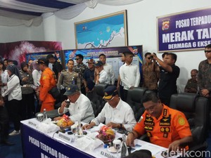 Tinjau Pelabuhan Merak, Menhub: Ada Antrean Satu Jam, Harus Diperbaiki