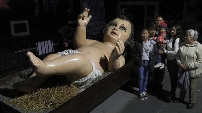 Ada Patung Bayi Yesus Raksasa Lho di Meksiko