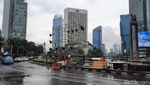 Potret Instalasi Gabion Dibongkar untuk Panggung Tahun Baru
