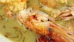 Dingin-dingin Enaknya Sarapan Soto Udang yang Gurih Mantap
