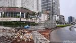 Potret Instalasi Gabion Dibongkar untuk Panggung Tahun Baru