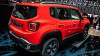 Head of Product Marketing Jeep, Marco Pigozzi mengatakan model ini akan menjadi pendulang penjualan terbesar. Pernyataan tersebut diiringi dengan posisi harga yang bersaing di pasarnya. Foto: Pool (Autocar)