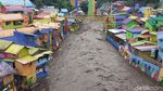 Kampung Warna-warni dan Meluapnya Sungai Brantas