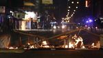 Polisi Hong Kong dan Demonstran Bentrok di Malam Natal