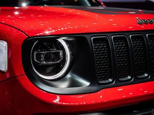 Mobil Pertama Jeep Hybrid
