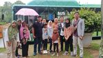 Melihat Antusias Warga Jajal Bus Listrik di Monas