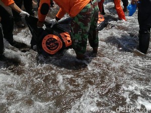 Remaja yang Tergulung Ombak Pantai Payangan Jember Ditemukan Tewas