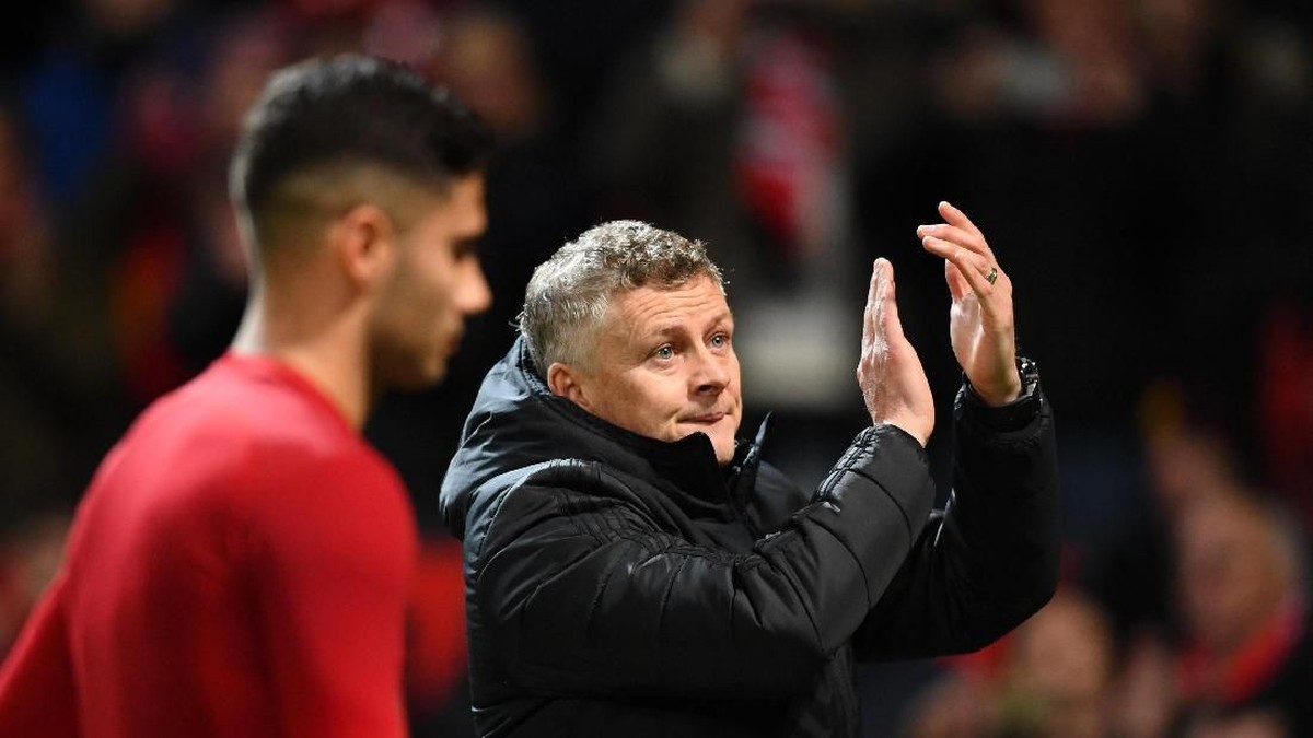 Manajer Manchester United, Ole Gunnar Solskjaer, membalas kritik Robin van Persie. (Foto: Clive Mason/Getty Images)