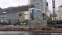 Sejumlah tiang sudah didirikan di area Bundara HI (Yogi Ernes/detikcom)
