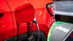 Mobil Pertama Jeep Hybrid