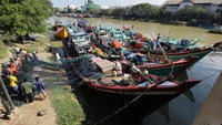 Nelayan Aceh yang diatur dalam hukum adat laut telah menyepakati setiap tanggal 26 Desember wajib libur guna mengenang bencana tsunami dan mendoakan keluarga yang menjadi korban pada peristiwa 15 tahun lalu itu. ANTARA FOTO/Irwansyah Putra.
