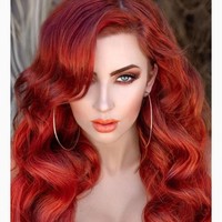 Berbeda dengan sosoknya saat ini, Amanda sangat memperhatikan dan menata dirinya. Ia bahkan tak bisa tanpa mengenakan makeup. Foto: Instagram