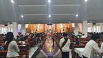 Potret Sukacita Jemaat Rayakan Natal Perdana di Gereja Santa Clara Bekasi