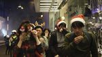 Polisi Hong Kong dan Demonstran Bentrok di Malam Natal
