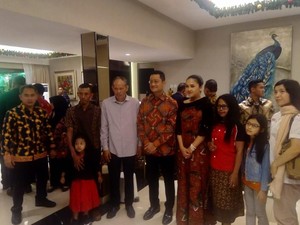Menlu-Jaksa Agung Hadiri Open House Natal di Rumdin Mensos