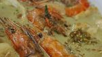 Dingin-dingin Enaknya Sarapan Soto Udang yang Gurih Mantap