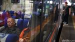 Libur Nataru, Stasiun Gambir Dipadati Penumpang