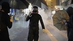 Polisi Hong Kong dan Demonstran Bentrok di Malam Natal