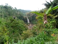 Air Terjun Guyangan yang Indah di Probolinggo 