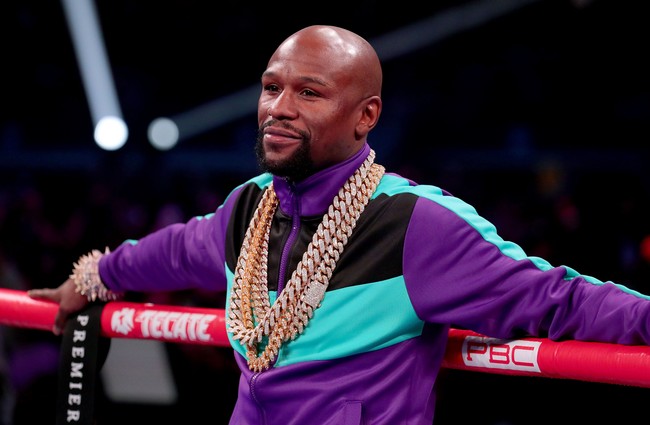 Daftar berlanjut, ada petinju asal Amerika Serikat Floyd Mayweather di tempat keenam. Foto: Photo by Tom Pennington/Getty Images