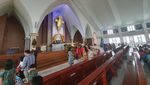 Potret Sukacita Jemaat Rayakan Natal Perdana di Gereja Santa Clara Bekasi
