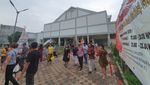 Potret Sukacita Jemaat Rayakan Natal Perdana di Gereja Santa Clara Bekasi